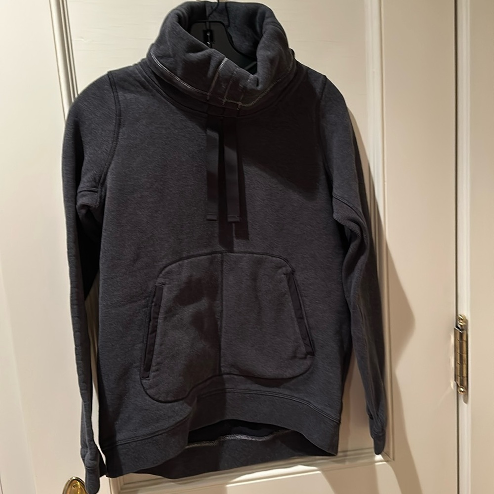 Lululemon Athletica dark gray pullover high neck sweatshirt SZ 6